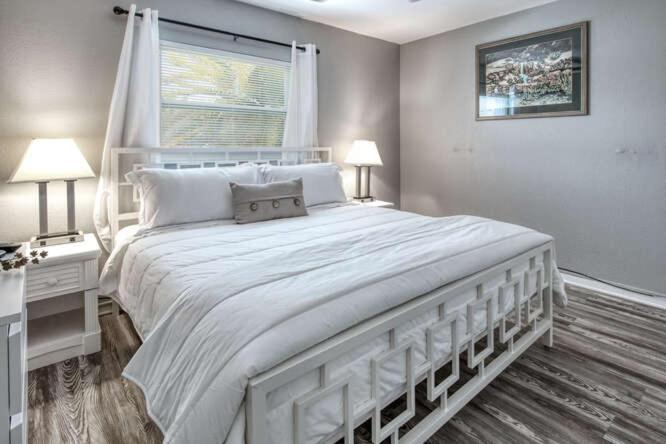Sunset Beach Suites Сант Пит Бич Экстерьер фото