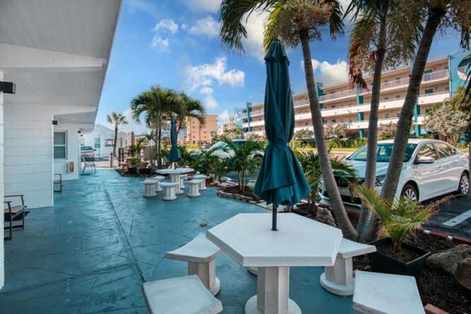 Sunset Beach Suites Сант Пит Бич Экстерьер фото
