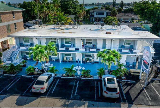 Sunset Beach Suites Сант Пит Бич Экстерьер фото