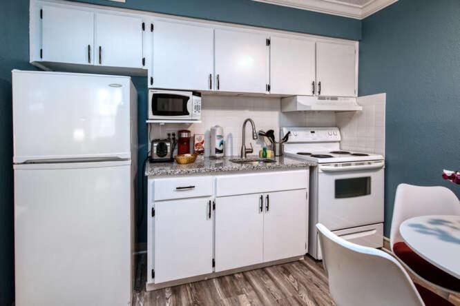 Sunset Beach Suites Сант Пит Бич Экстерьер фото
