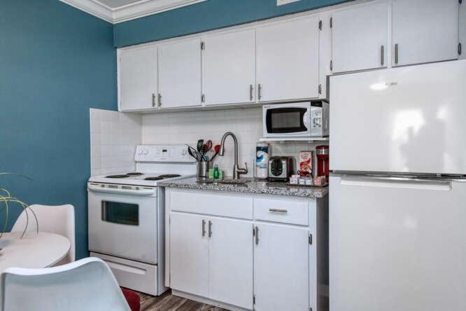 Sunset Beach Suites Сант Пит Бич Экстерьер фото
