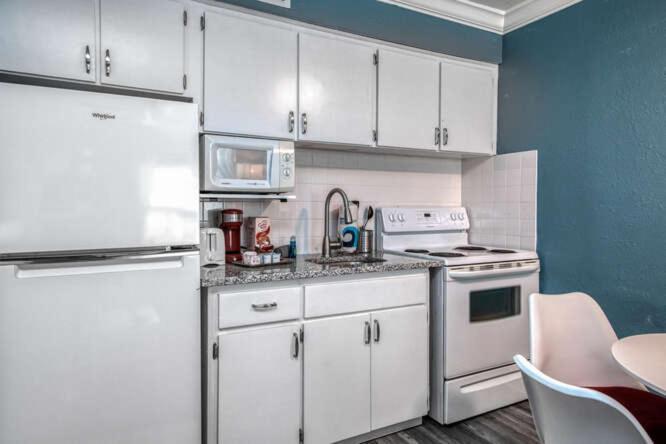 Sunset Beach Suites Сант Пит Бич Экстерьер фото